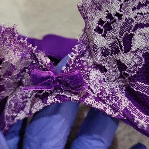 Victoria's Secret Bra - Picture 4 of 10